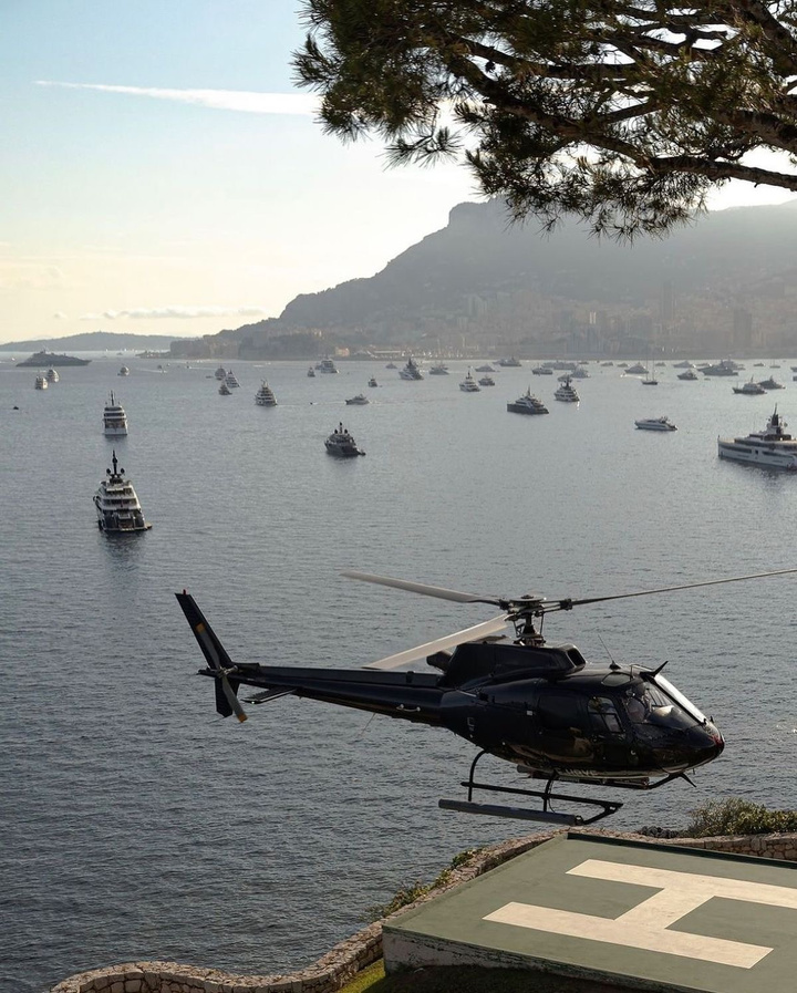 Private luxury travel
